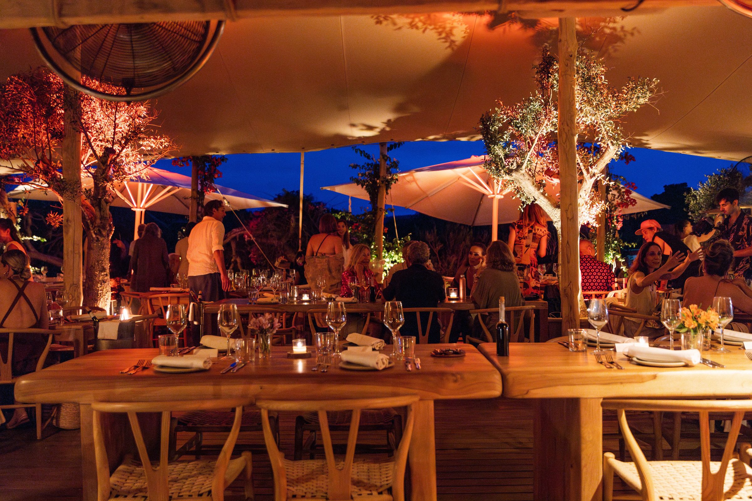 Installation view of La Noche de Día, 2025